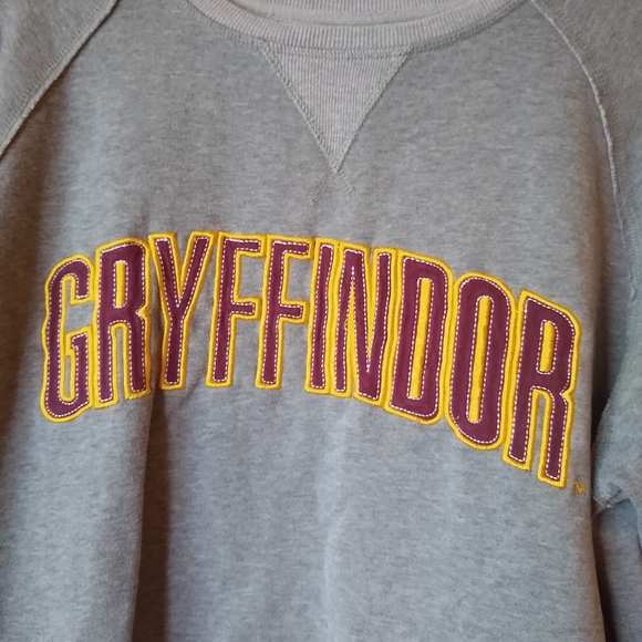 Harry Potter Gryffindor Universal Studios Pullover - Picture 7 of 7